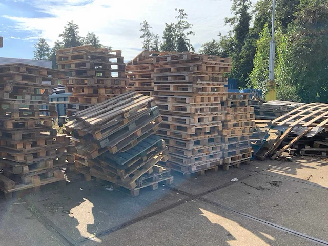 Grote partij houten pallets - afbeelding 5 van  6
