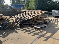 Grote partij houten pallets - afbeelding 6 van  6