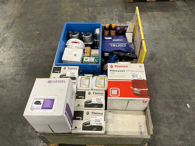 Grote partij installatiemateriaal - afbeelding 2 van  9