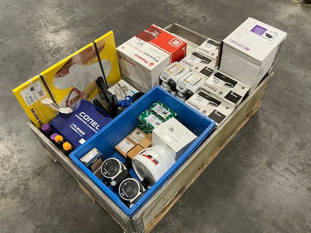 Grote partij installatiemateriaal - afbeelding 4 van  9