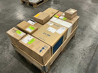 Grote partij installatiemateriaal - afbeelding 1 van  11