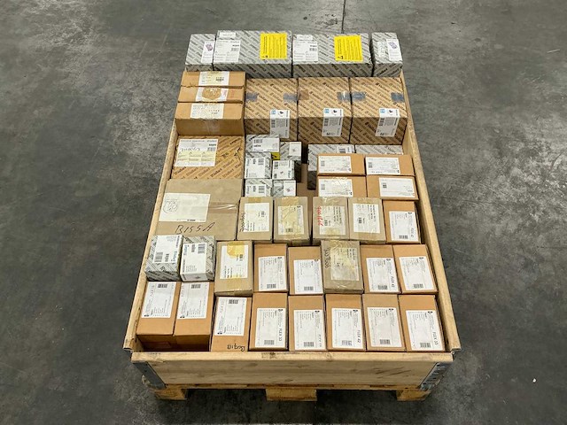 Grote partij installatiematerialen - afbeelding 2 van  7