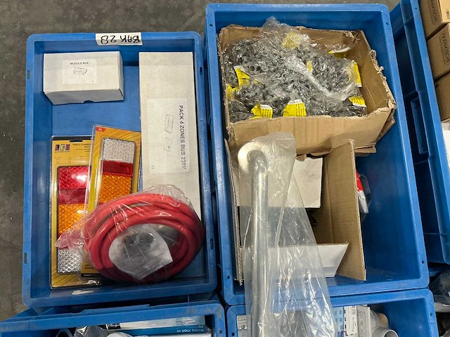 Grote partij installatiematerialen - afbeelding 12 van  15