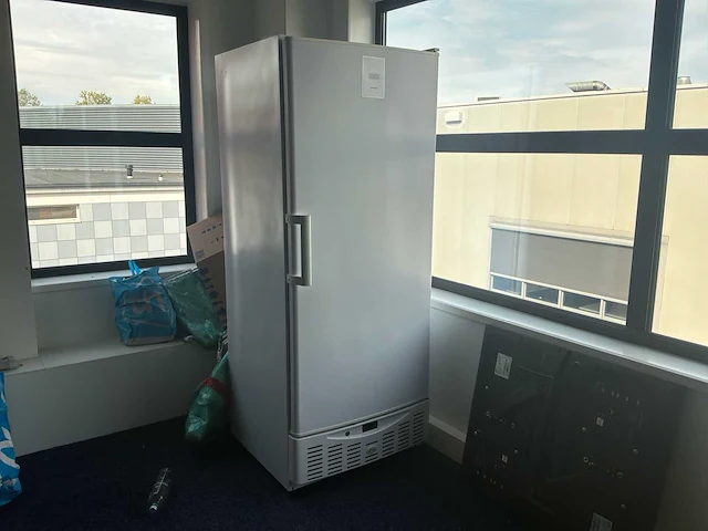Grote partij kantoorinventaris - afbeelding 37 van  46