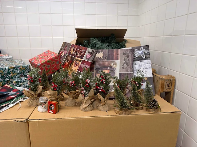 Grote partij kerst- & seizoensartikelen - afbeelding 10 van  10