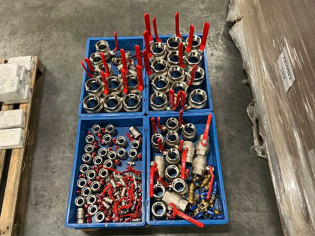 Grote partij kogelkranen - afbeelding 6 van  8