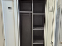 Grote partij lockerkasten - afbeelding 8 van  13