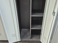 Grote partij lockerkasten - afbeelding 9 van  13