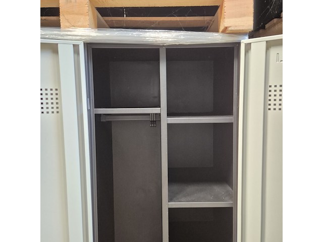 Grote partij lockerkasten - afbeelding 5 van  6