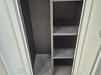 Grote partij lockerkasten - afbeelding 6 van  6
