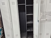 Grote partij lockerkasten - afbeelding 4 van  6