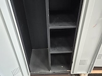 Grote partij lockerkasten - afbeelding 6 van  8