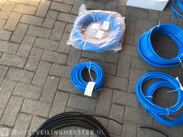 Grote partij luchtslangen - afbeelding 10 van  10