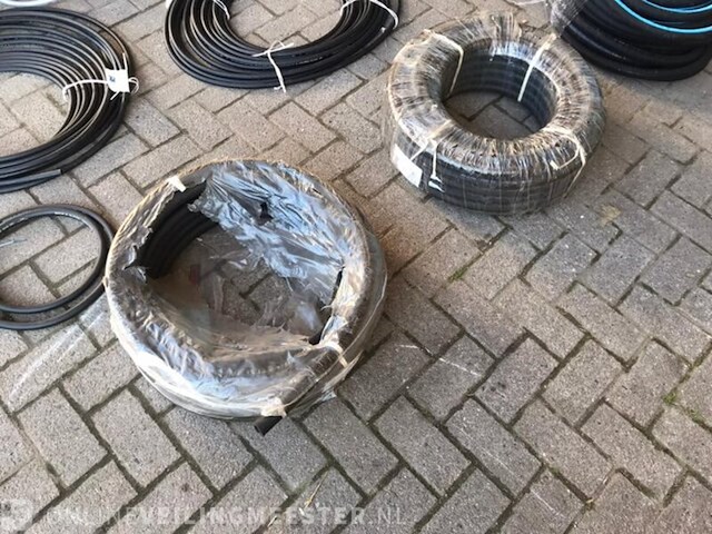 Grote partij luchtslangen - afbeelding 19 van  25