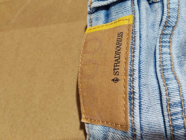 Grote partij merkkleding – levi’s, adidas, nike, balr., zara & meer – 2 pallets, ca. 1.300 stuks - afbeelding 6 van  37