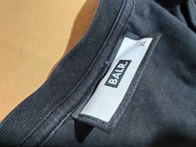 Grote partij merkkleding – levi’s, adidas, nike, balr., zara & meer – 2 pallets, ca. 1.300 stuks - afbeelding 7 van  37