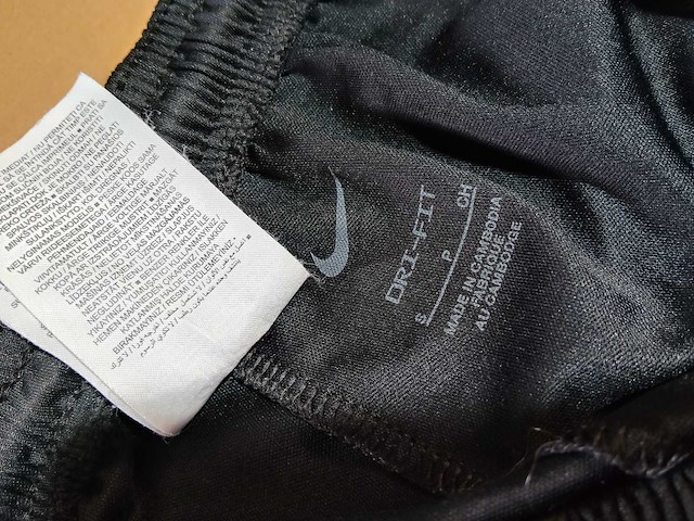 Grote partij merkkleding – levi’s, adidas, nike, balr., zara & meer – 2 pallets, ca. 1.300 stuks - afbeelding 18 van  37