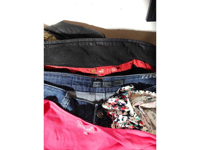 Grote partij merkkleding – levi’s, adidas, nike, balr., zara & meer – 2 pallets, ca. 1.300 stuks - afbeelding 33 van  37