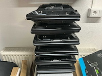 Grote partij met schermen en computer onderdelen en kabels - afbeelding 11 van  18
