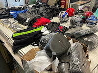 Grote partij motorkleding helmen handschoenen - afbeelding 9 van  10
