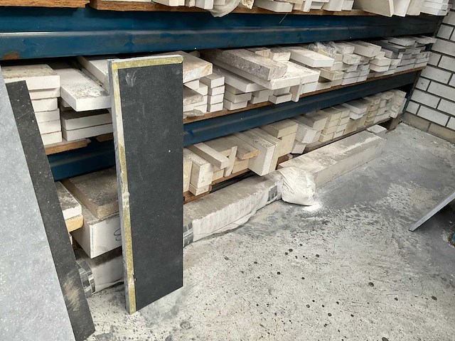 Grote partij natuursteen delen - afbeelding 2 van  2