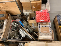 Grote partij onderdelen manitou, wacker, genie en yale bouwmachines - afbeelding 11 van  14