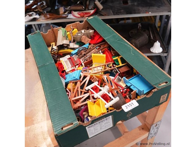 Grote partij playmobil in doos - afbeelding 1 van  5