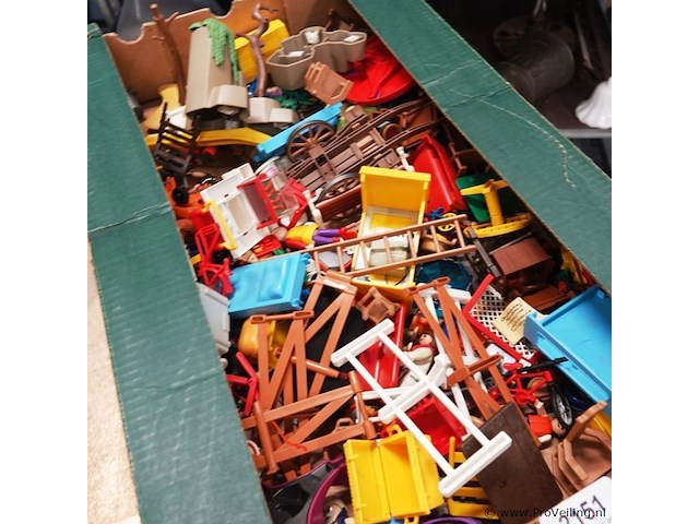 Grote partij playmobil in doos - afbeelding 2 van  5