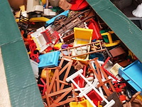 Grote partij playmobil in doos - afbeelding 2 van  5