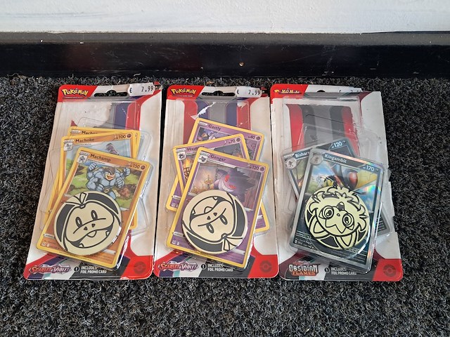 Grote partij pokémon kaarten & accesoires - afbeelding 52 van  52