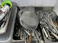 Grote partij professionele keukenbenodigdheden en keukengerei - afbeelding 5 van  8