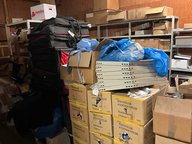 Grote partij promotie en beurs materiaal - afbeelding 2 van  6