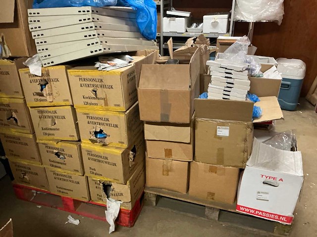 Grote partij promotie en beurs materiaal - afbeelding 3 van  6