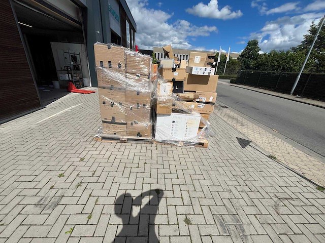 Grote partij retourgoederen - afbeelding 16 van  32