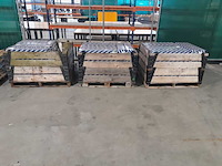 Grote partij ruitenwissers | ca. 1400 stuks en 30 ruitenwisser arm sets, bosch, twin n70 - afbeelding 1 van  10