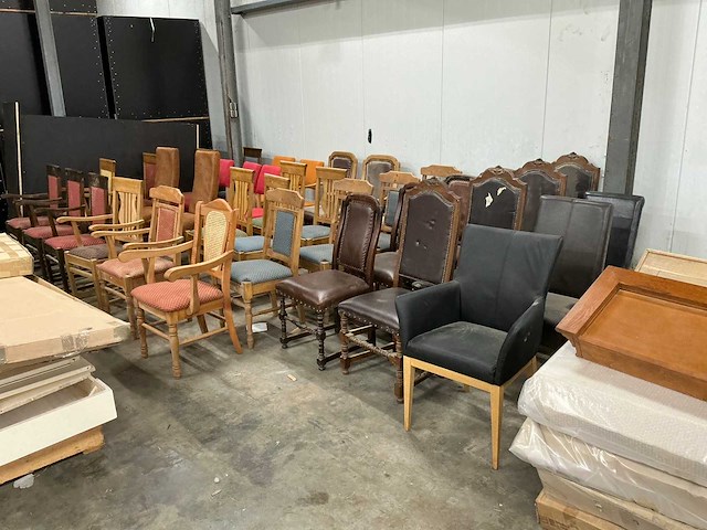 Grote partij stoelen (38x) - afbeelding 6 van  6