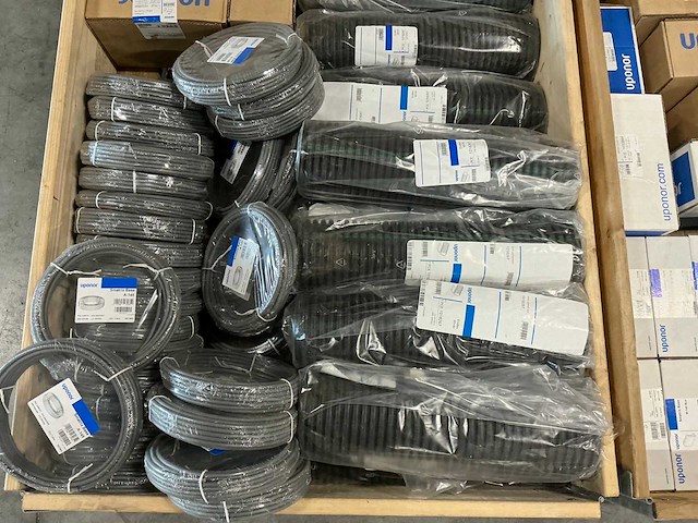 Grote partij uponor installatiemateriaal - afbeelding 3 van  7