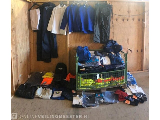 Grote partij werkkleding - afbeelding 1 van  10