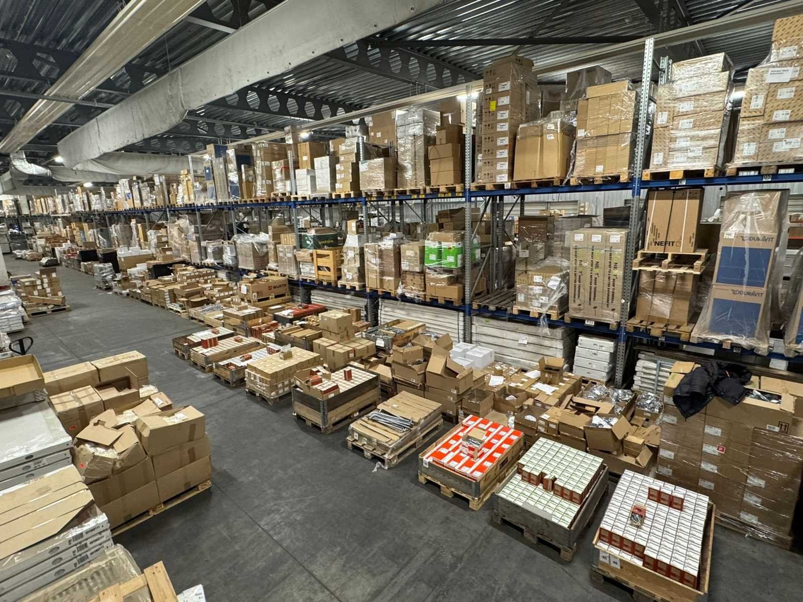 Grote partij würth bouten, schroeven, installatie