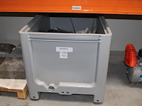 Grote partytent gedemonteerd in accu bak. vermoedelijk 8 x 4 m, compleetheid onbekend. - afbeelding 1 van  3