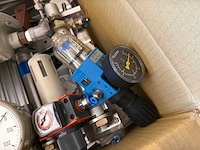 Grote pneumatische componenten set – festo, drukregelaars, ventielen, sensoren & manometers - afbeelding 4 van  5