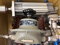 Grote pneumatische componenten set – festo, drukregelaars, ventielen, sensoren & manometers - afbeelding 5 van  5