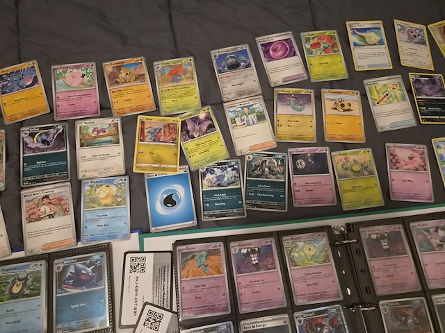Grote pokémon collectie met veel glimmende, rares, vintage kaarten en 4 verzamelmappen - afbeelding 2 van  70