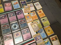 Grote pokémon collectie met veel glimmende, rares, vintage kaarten en 4 verzamelmappen - afbeelding 4 van  70