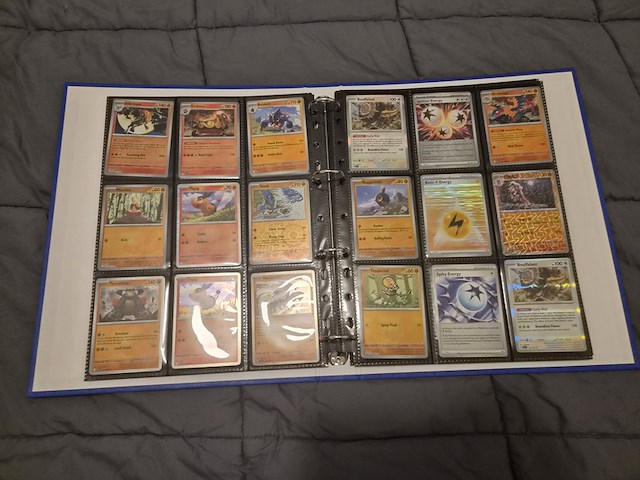 Grote pokémon collectie met veel glimmende, rares, vintage kaarten en 4 verzamelmappen - afbeelding 11 van  70