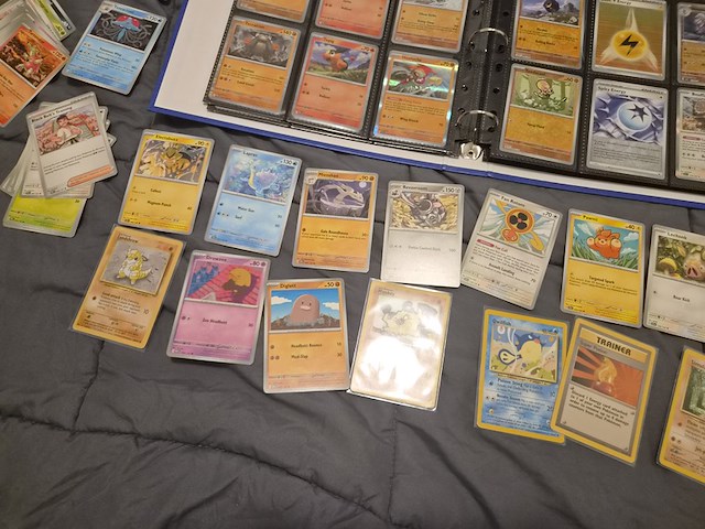 Grote pokémon collectie met veel glimmende, rares, vintage kaarten en 4 verzamelmappen - afbeelding 45 van  70