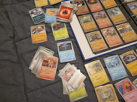 Grote pokémon collectie met veel glimmende, rares, vintage kaarten en 4 verzamelmappen - afbeelding 56 van  70