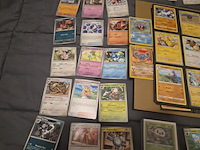 Grote pokémon collectie met vintage kaarten, rares, verzamelmap en opbergdozen - afbeelding 2 van  31