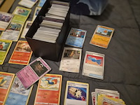 Grote pokémon collectie met vintage kaarten, rares, verzamelmap en opbergdozen - afbeelding 8 van  31