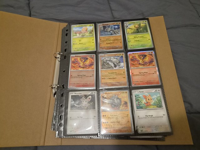 Grote pokémon collectie met vintage kaarten, rares, verzamelmap en opbergdozen - afbeelding 10 van  31
